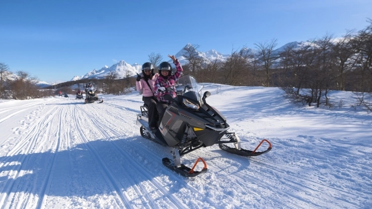 Aventura Blanca: Huskies & Moto de Neve